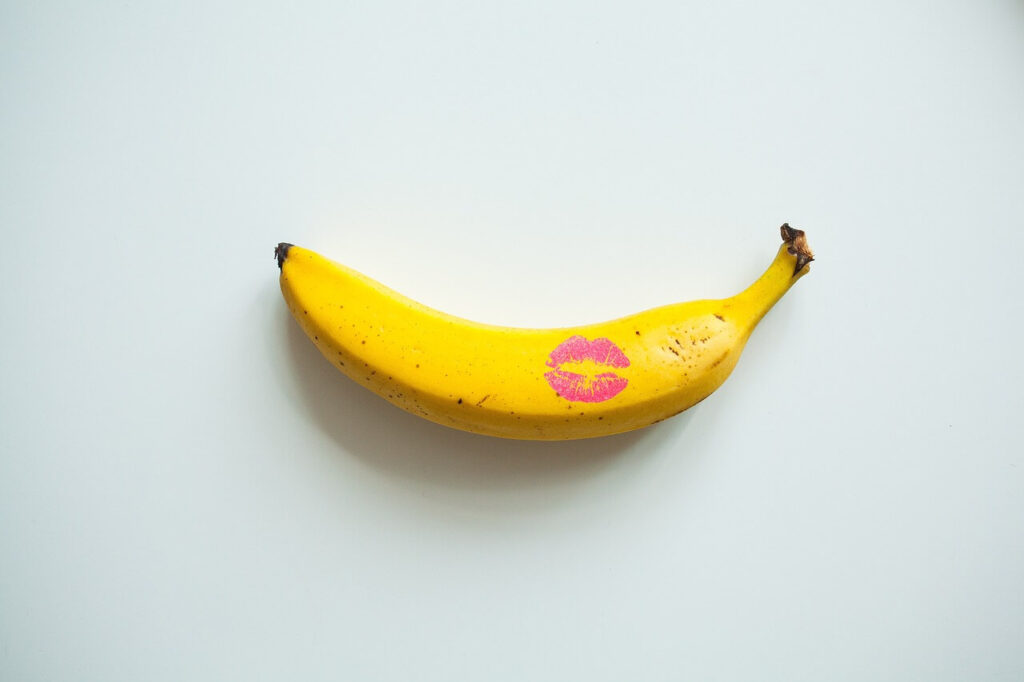 A banana with pink lips on it!